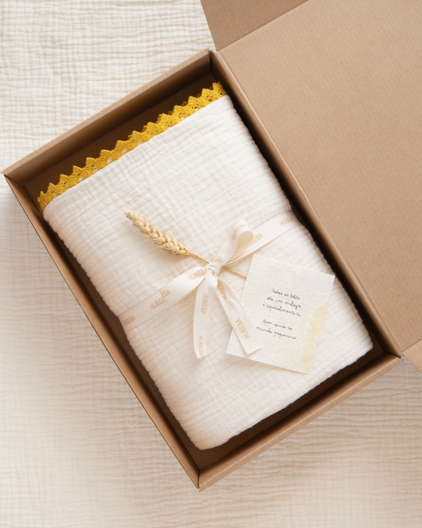 Manta musselina com renda algodão mostarda