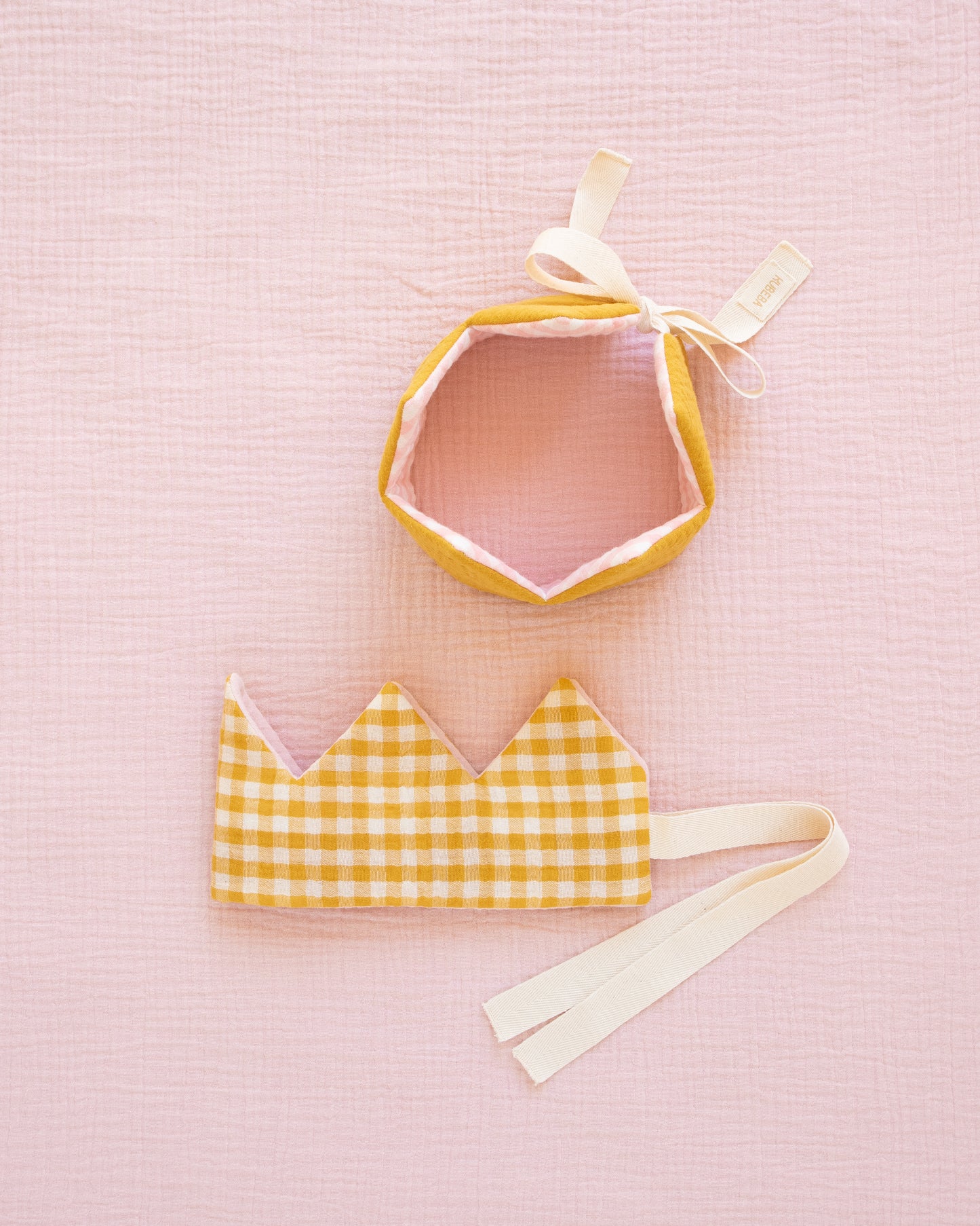 Coroa de aniversário reversível em musselina vichy mostarda e rosa, coroa de aniversário para festas infantis, ajustável a todas as idades com uma fita