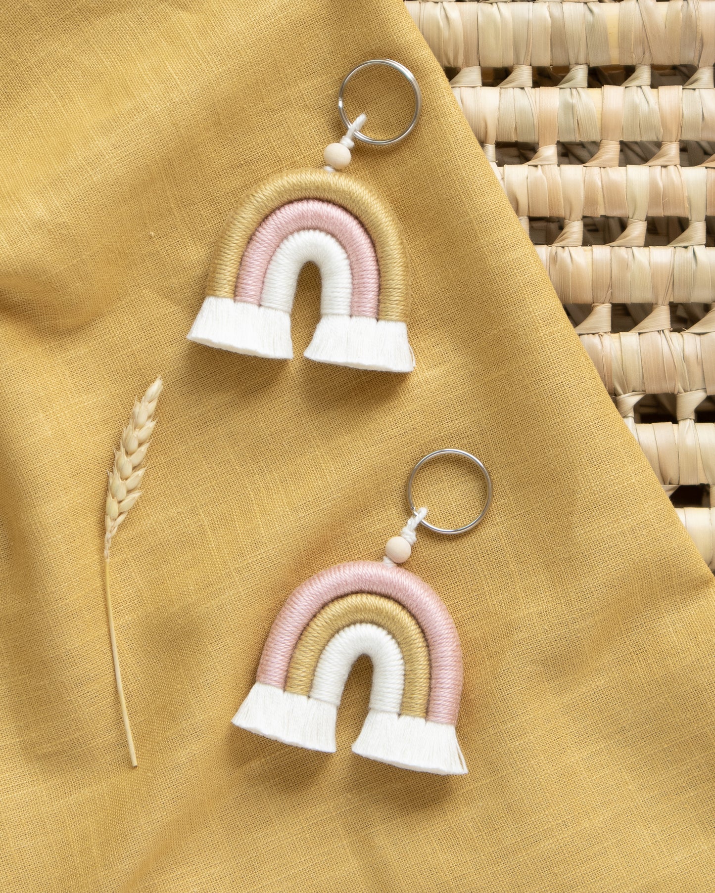 arco-íris porta-chaves lembranças pastel