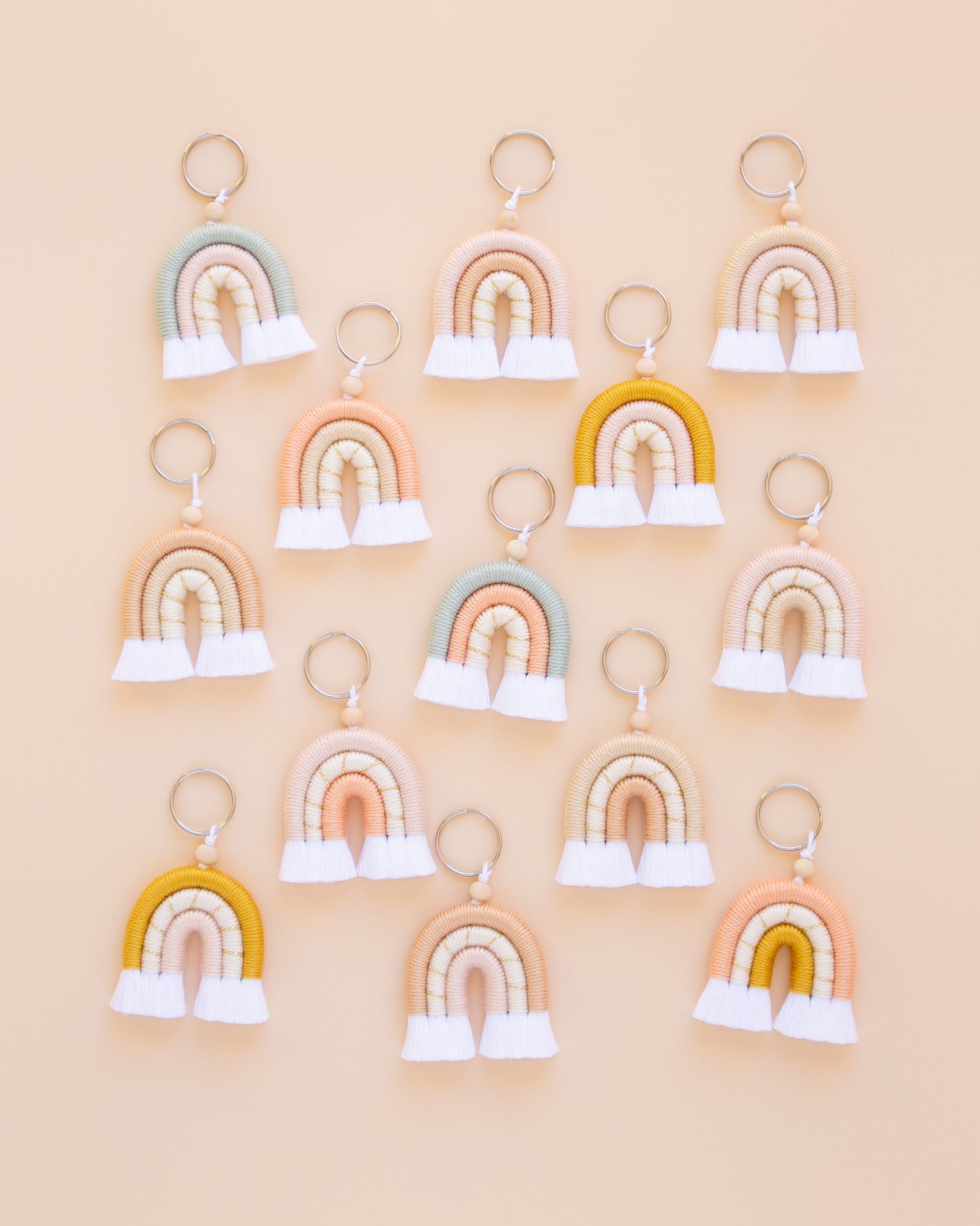 porta-chaves arco-íris para oferecer como lembranças para baby shower, batizado, primeira comunhão e aniversário