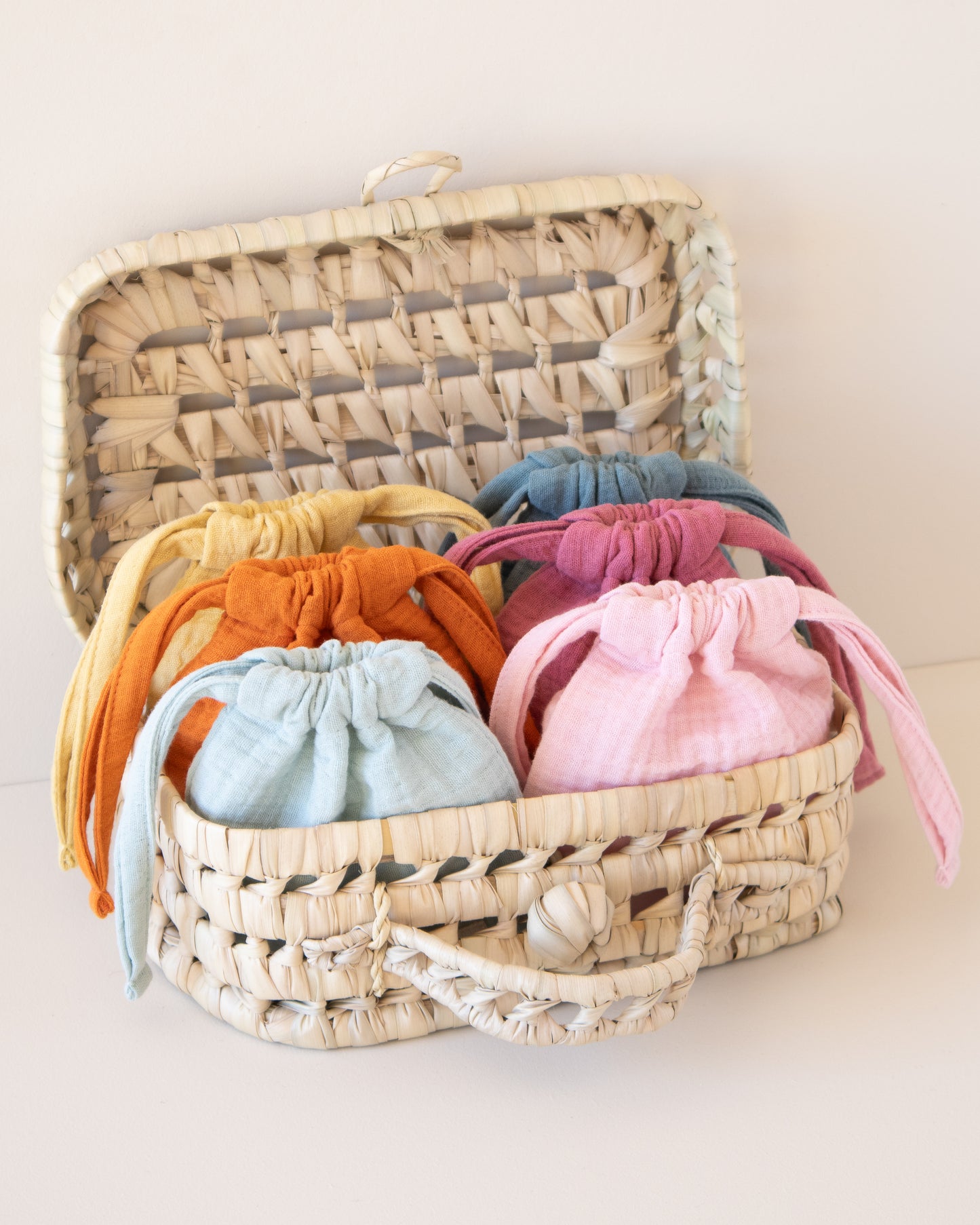 sacos de embrulhos, para oferecer como lembrança nas festas de aniversário