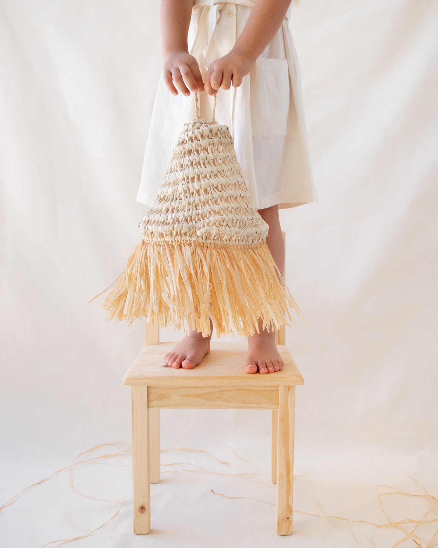 abajur – abajures – quarto de criança – quarto de bebé – decoração – feito à mão em palma – iluminação quarto – abajur em palma – abajur estilo boho – abajur em bamboo – bambu