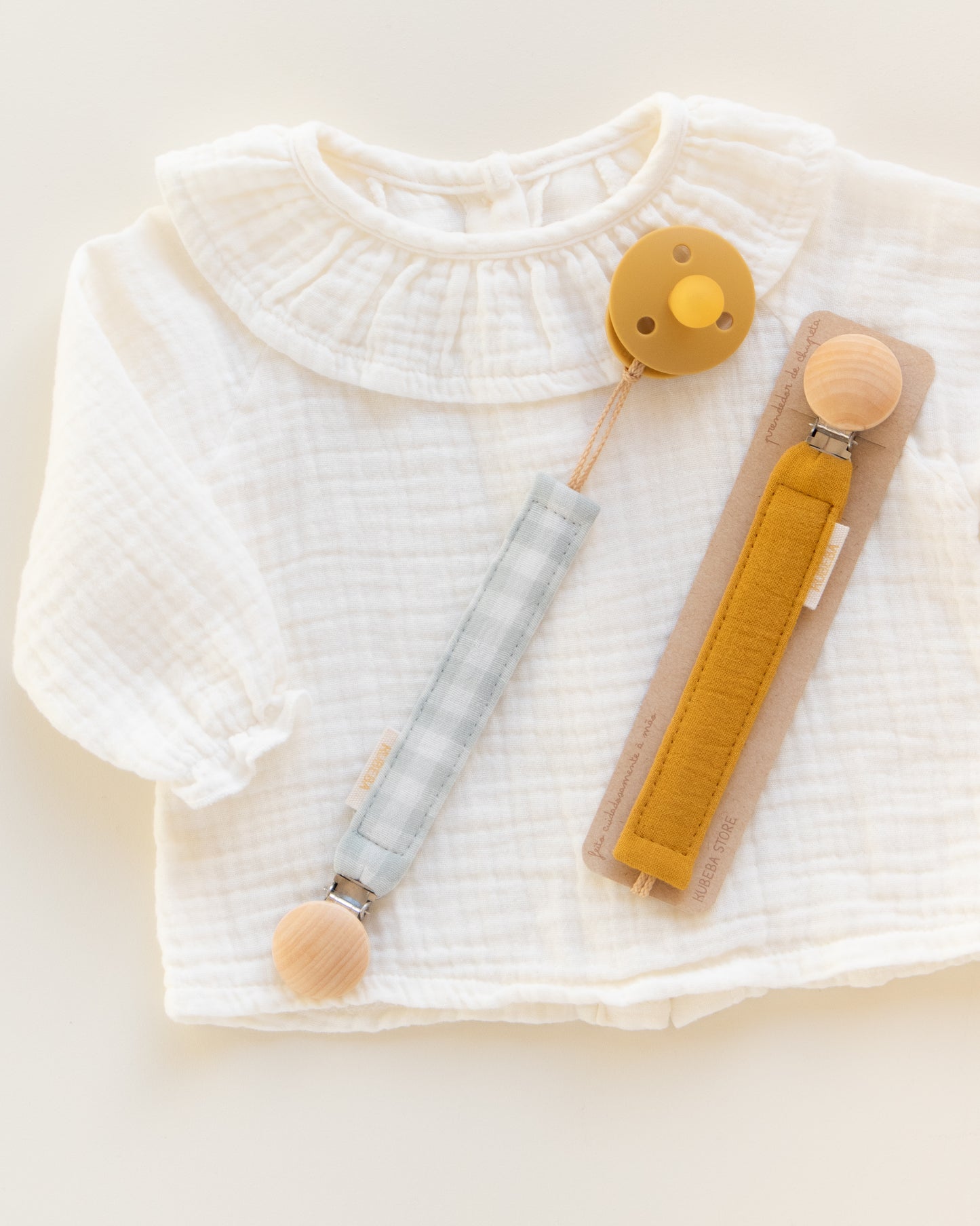 Prendedor de chupeta em tecido