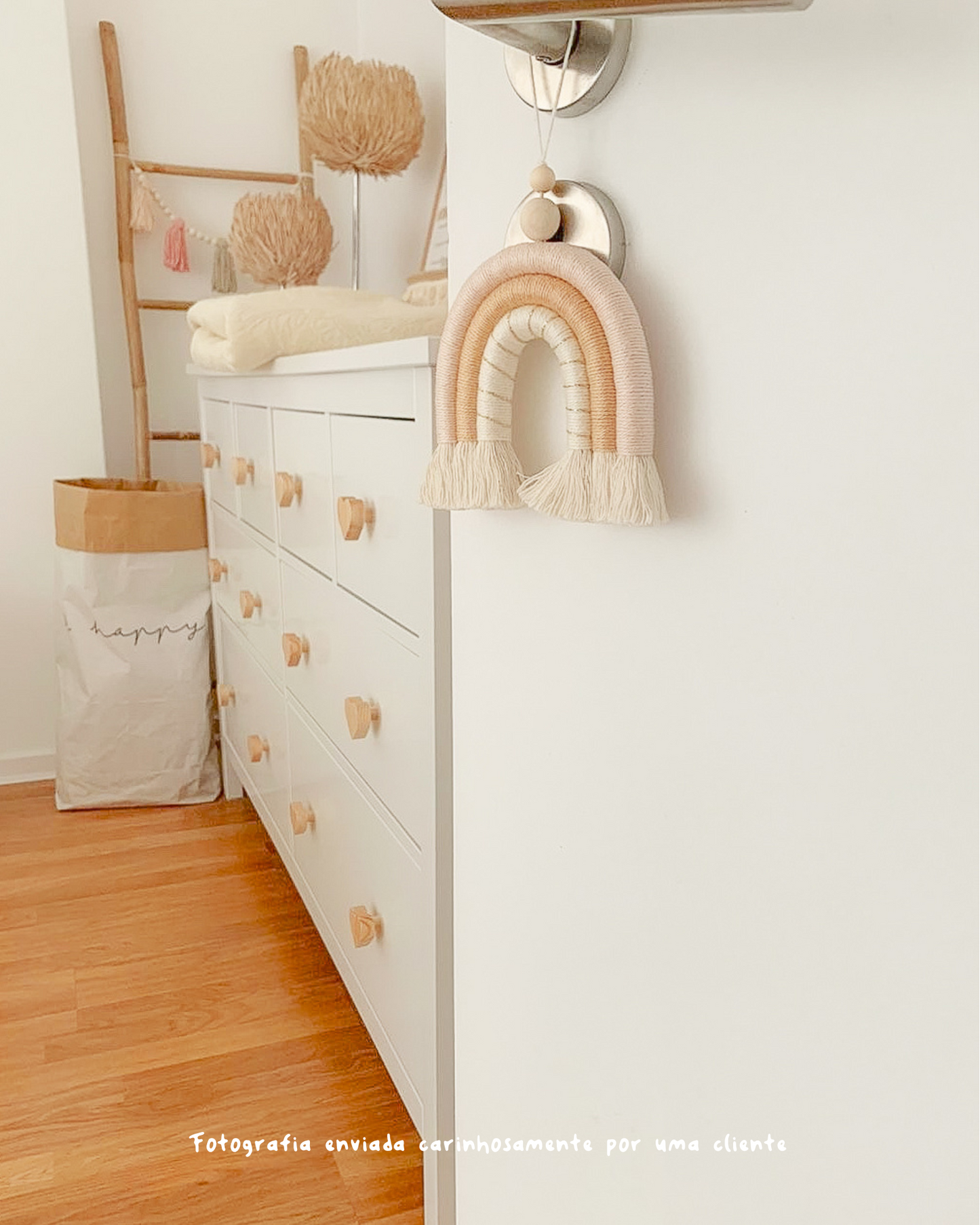 decoração quarto de criança – decoração quarto para bebé – acessório decorativo - arco-íris para pendurar decorativo – feito à mão – macramé – arco-íris macramé decorativo